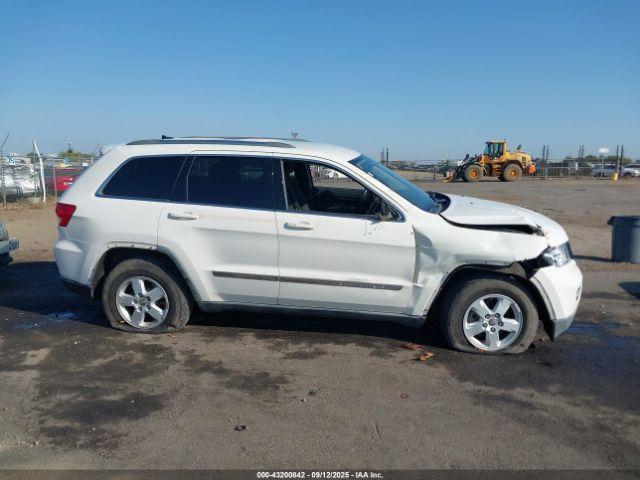 Jeep Grand Cherokee Laredo Image 11