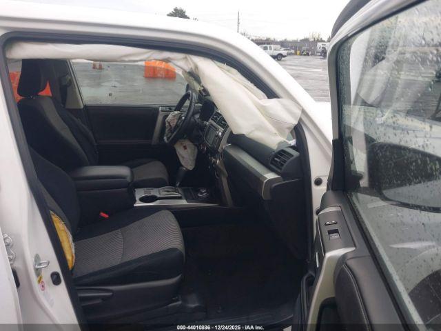 Toyota 4Runner Sr5 Image 11