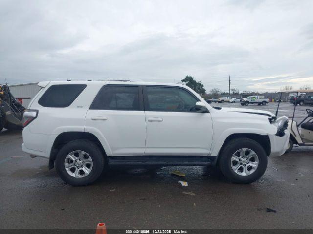 Toyota 4Runner Sr5 Image 16