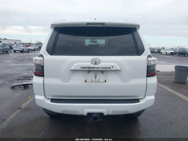 Toyota 4Runner Sr5 Image 17