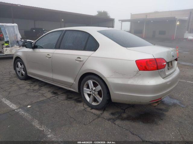 Volkswagen Jetta 2.0l S Image 12