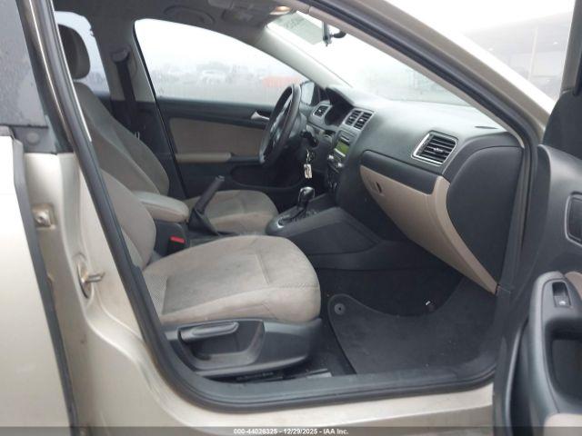 Volkswagen Jetta 2.0l S Image 8