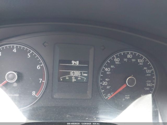 Volkswagen Jetta 2.0l S Image 3