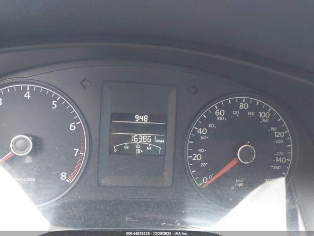 Volkswagen Jetta 2.0l S Image 3