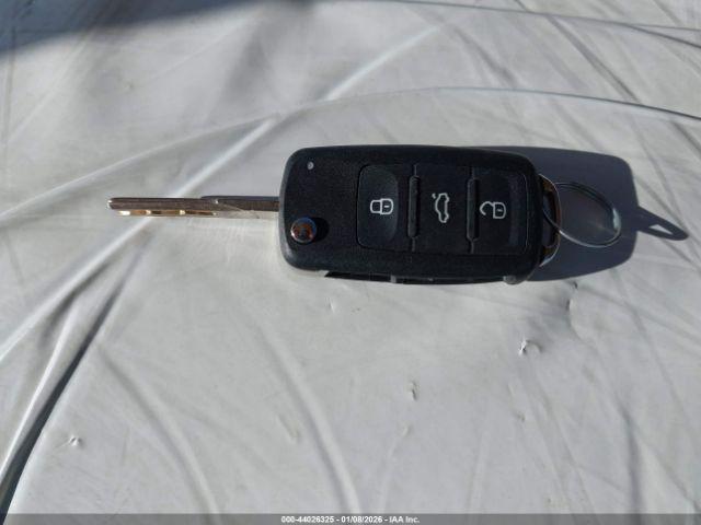 Volkswagen Jetta 2.0l S Image 5