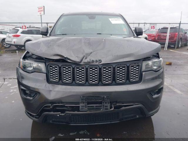 Jeep Grand Cherokee Altitude 4x4 Image 15