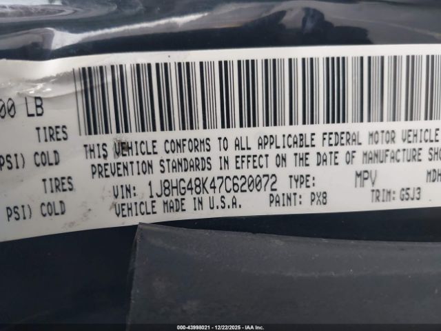 Jeep Commander Sport Image 4