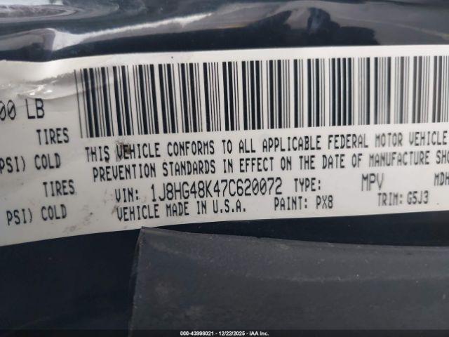 Jeep Commander Sport Image 4